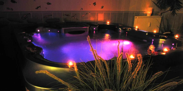 Soukromý relax pro 2: sauna, vířivka i čínská masáž šíje, ramen a hlavy