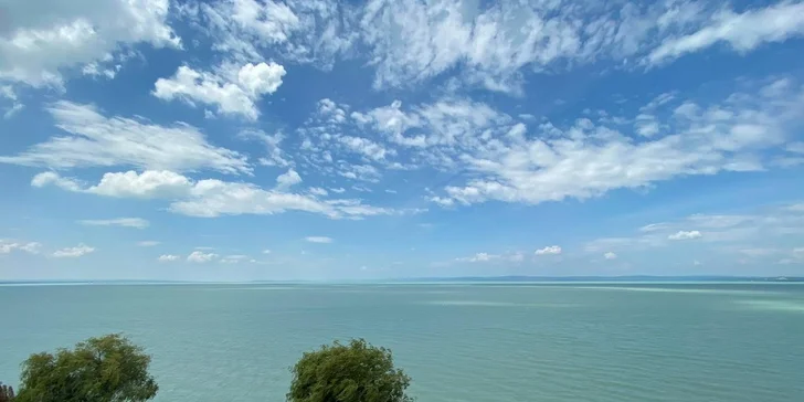 Letní pohoda na břehu Balatonu: dovolená s neomezeným wellness, polopenzí i sportovními aktivitami