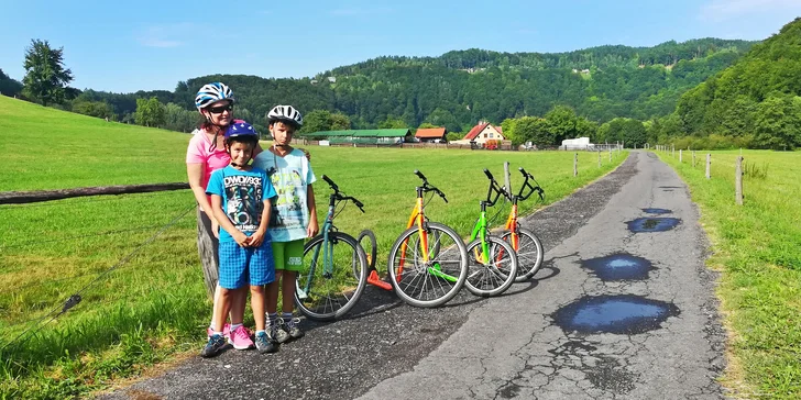 Na koloběžce po Českém ráji: prima výlet vč. sjezdu z nejvyšší hory Kozákov
