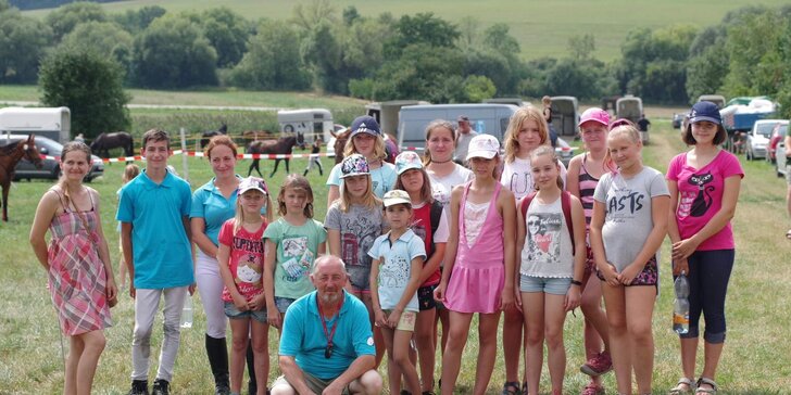 Letní jezdecký tábor pro děti od 7 let: aktivity s koňmi, hry, zábava i výlety
