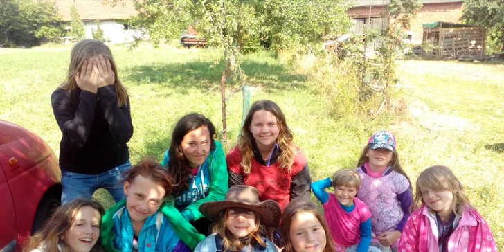 Letní jezdecký tábor pro děti od 7 let: aktivity s koňmi, hry, zábava i výlety