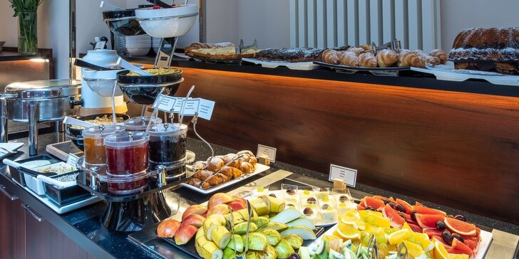Pobyt v Praze: hotel na Novém Městě se snídaněmi, večeří, wellness i okružní jízdou