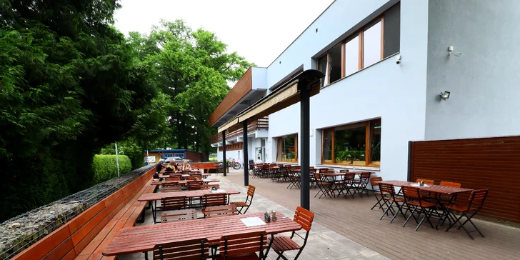 Thajská kuřecí polévka a variace sorbetů se sezónním ovocem pro 2 osoby