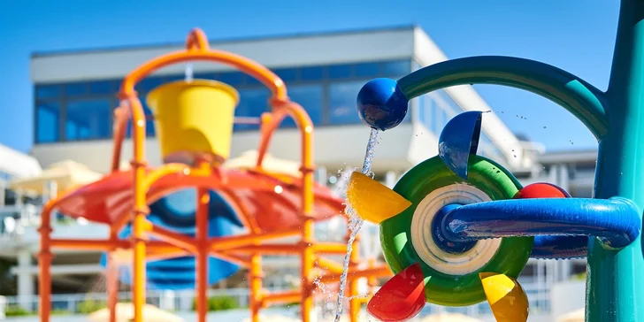 Dovolená na Istrii: hotelu u pláže, bazény, polopenze a dítě do 12 let zdarma