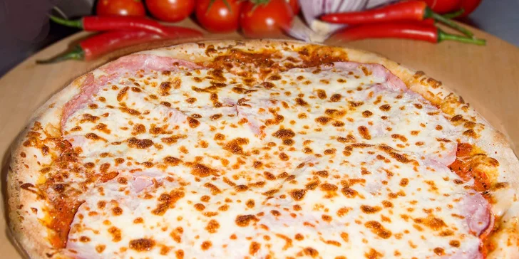 Parádní pizza o průměru 45 cm na odnos s sebou: výběr z 12 druhů