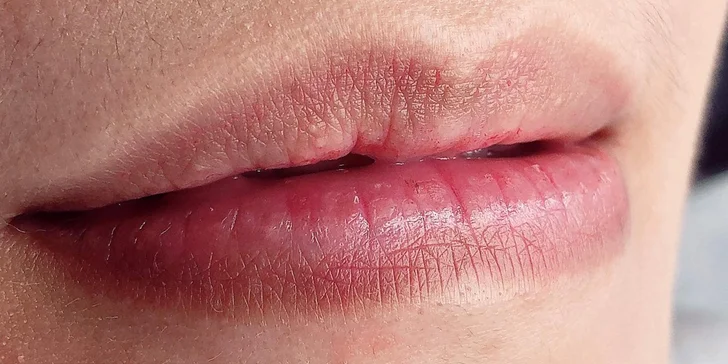 Permanentní make-up: 3D obočí metodou vláskování či kontura i výplň rtů