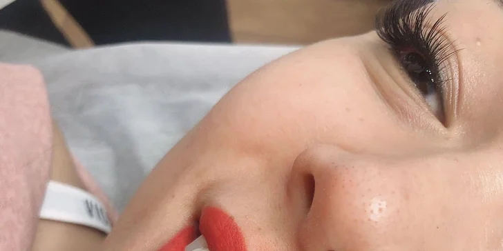 Permanentní make-up: 3D obočí metodou vláskování či kontura i výplň rtů