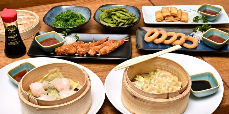 Výběr z předkrmů ve Fuku wok & sushi v Perlovce: krevety, taštičky, závitky, wakame i edemame