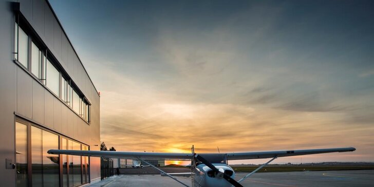 Ukázkový romantický let Cessnou při západu slunce: 30 nebo 60 min. až pro 3 osoby