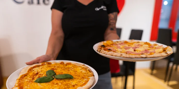Pochutnejte si: pizza Margherita nebo další dle výběru z jídelního lístku