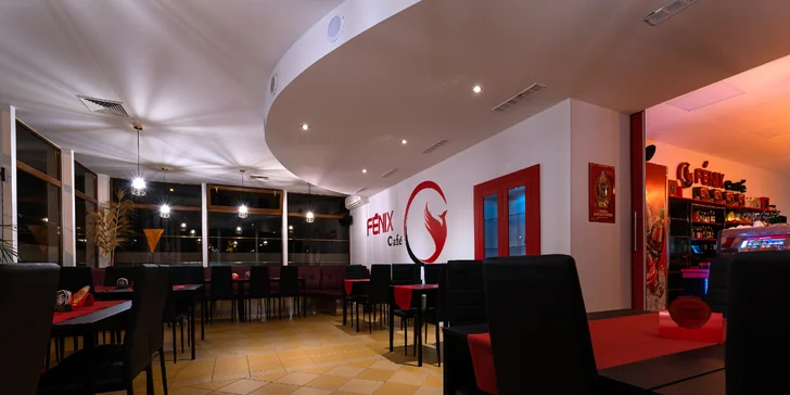 Burger s masem z žebra irského býčka, chilli papričkami a steakovými hranolky