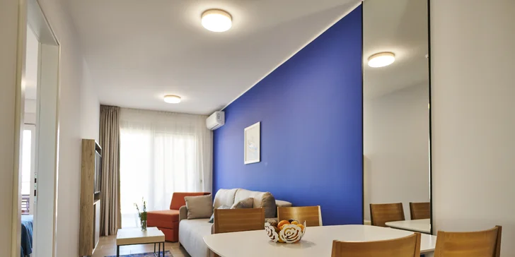Letní dovolená v Chorvatsku: nový aparthotel s venkovním bazénem a snídaní