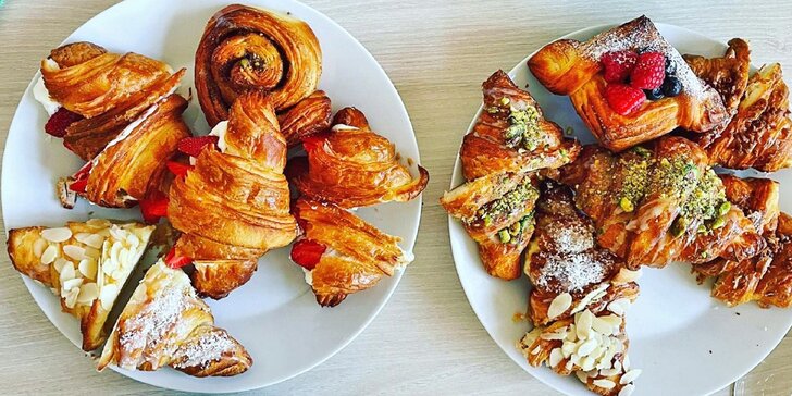 Snídaně jako ve Francii: croissant a káva podle výběru pro jednoho či dva