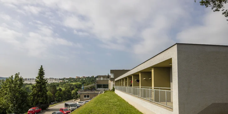 Romantika u Brněnské přehrady: polopenze i vstup do wellness či bowling, v létě bazén