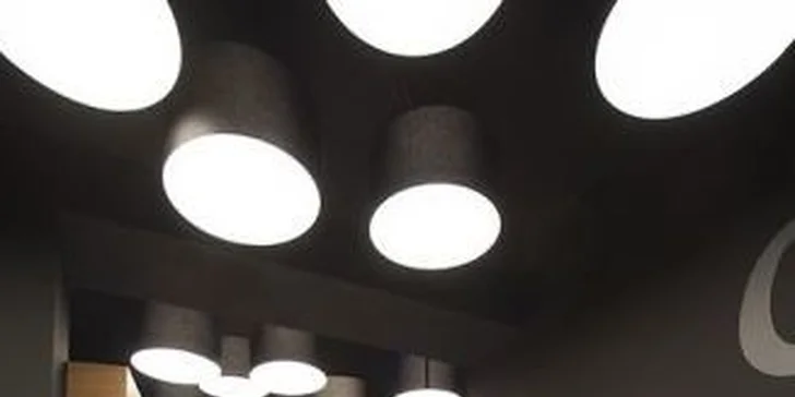 2 kávy a 2 domácí medovníky v Crompy