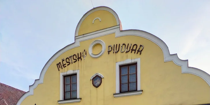Pro milovníky masa a zlatavého moku: 600 g pečeného kolena a 3 pivní speciály na zapití
