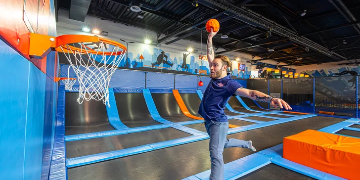 Užite si super adrenalín a neobmedzený pohyb v trampolínovom centre JUMP ARENA