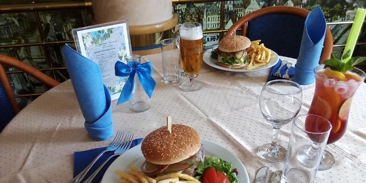 Kuřecí, hovězí nebo vepřový burger podle výběru a hranolky pro 1 i 2 osoby ve 4* hotelu