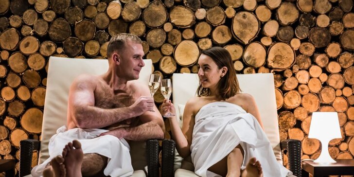 Relaxační den ve Spa Aquapalace: 2 hodiny v saunovém světě, masáž, kosmetika i peeling