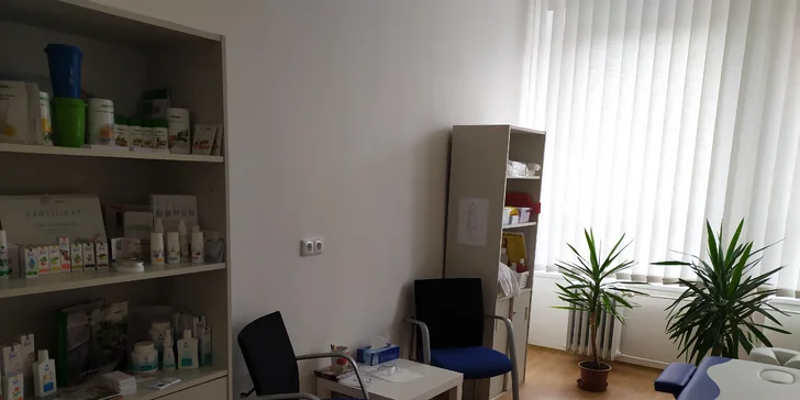 60minutová relaxace při masáži zad a šíje i baňkování: permanentka na 5 masáží