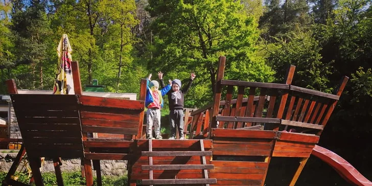 Grilovaná žebírka na medu s opečenými brambory pro 1 nebo 2 osoby