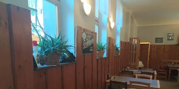 Grilovaná žebírka na medu s opečenými brambory pro 1 nebo 2 osoby