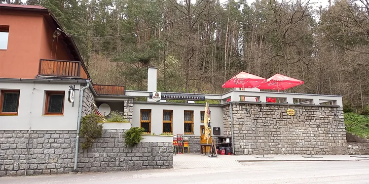 Grilovaná žebírka na medu s opečenými brambory pro 1 nebo 2 osoby