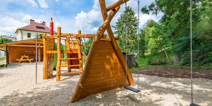 Luxusní apartmány pod Ještědem: pobyt se snídaní pro dva, partu nebo rodinu
