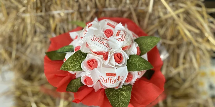 Sladké kytice, kterým neodoláte: s bonbóny Geisha, Merci, Raffaello i Ferrero Rocher