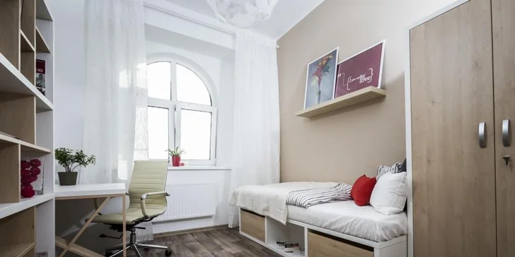 Dovolená pro pár i rodinu: apartmány hned naproti Národnímu divadlu, snídaně, zážitky