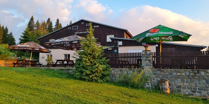 Až 15denní pobyt přímo v Peci pod Sněžkou: horská bouda, polopenze a turistická karta