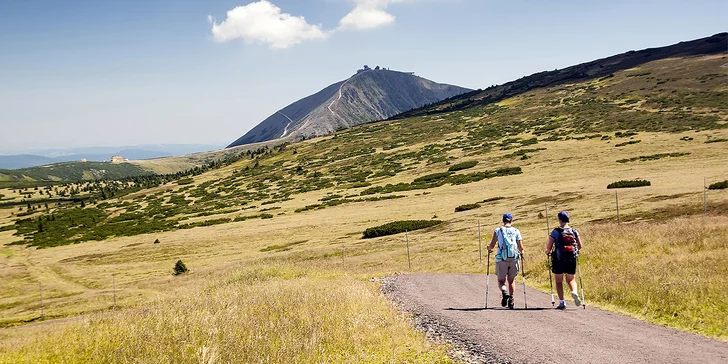 Až 15denní pobyt přímo v Peci pod Sněžkou: horská bouda, polopenze a turistická karta