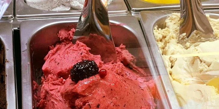 Domácí italské gelato: střední nebo velká porce či celá vanička, možnost kombinace příchutí
