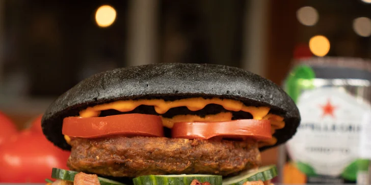Burgery podle výběru i s hranolky a nápojem: hovězí, kuřecí, vege i speciální