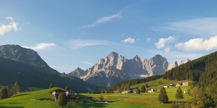 Pobyt v rakouských Alpách: snídaně či polopenze, sauny a turistická karta