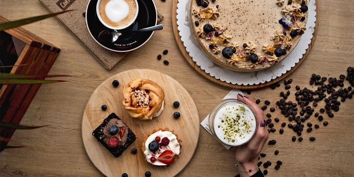 Otevřený voucher do Coffeeshop Company v Galerii Harfa: 250 či 500 Kč na kávu, čaje, limonádu i bagely či dorty