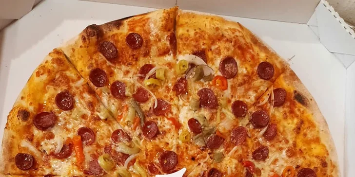 Odneste si křupavé potěšení: pizza dle výběru o průměru 32 cm vč. krabice