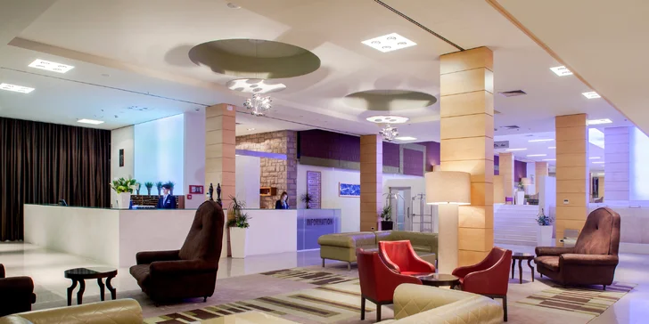 4* dovolená na ostrově Brač: hotel přímo u moře, polopenze, bazén i wellness centrum