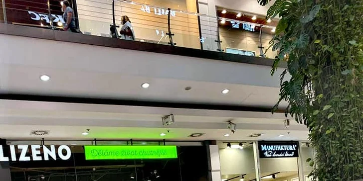 Střední nebo velký bubble tea podle výběru: mléčné a ovocné čaje, smoothies i čokoládové nápoje