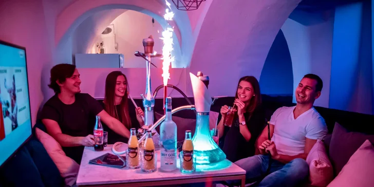 Povznášející zážitek: vodní dýmka i s drinkem nebo kávou v centru Olomouce pro 2 osoby