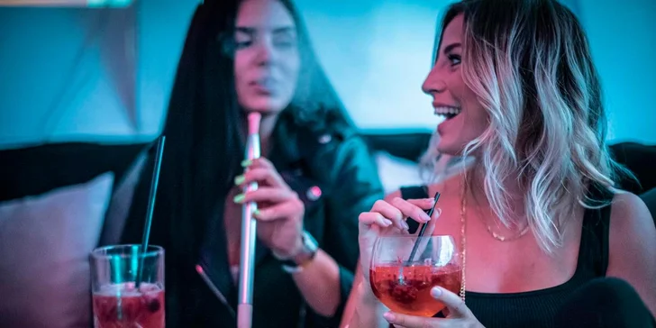 Povznášející zážitek: vodní dýmka i s drinkem nebo kávou v centru Olomouce pro 2 osoby