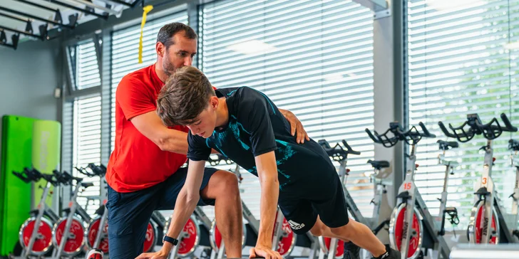Moderní sportovní H centrum: vstup do posilovny, na tenis či badminton