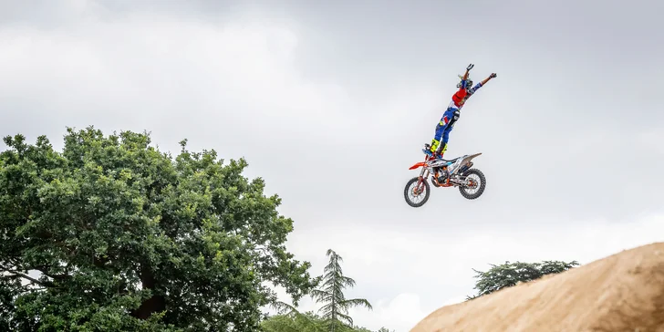Tandem backflip s Petrem Pilátem: příprava, zapůjčení vybavení i video