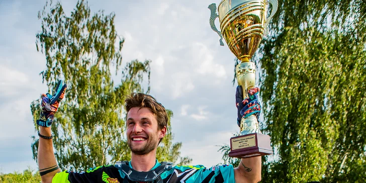 Tandem backflip s Petrem Pilátem: příprava, zapůjčení vybavení i video