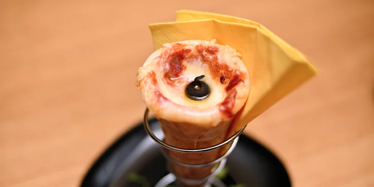 Originální pizza kornout i s orientálním čajem pro 1 či 2 osoby