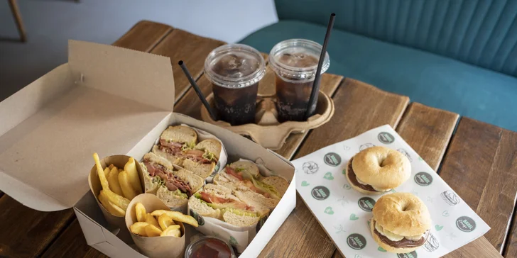 Nadupaný bagel box a mini bagely s nutellou a banánem pro 2 osoby