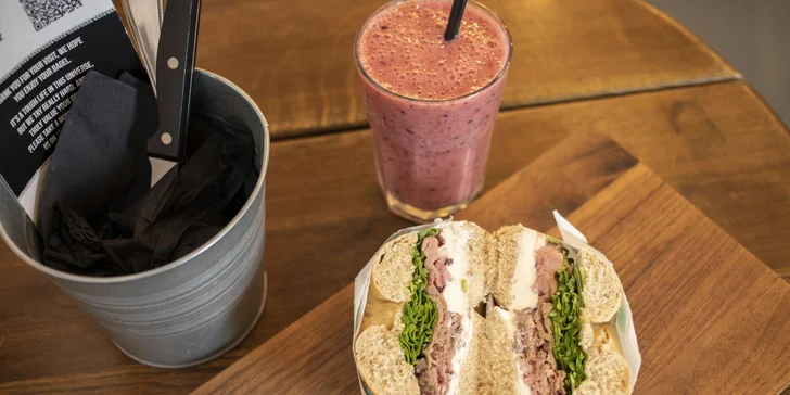 Nadupaný bagel box a mini bagely s nutellou a banánem pro 2 osoby