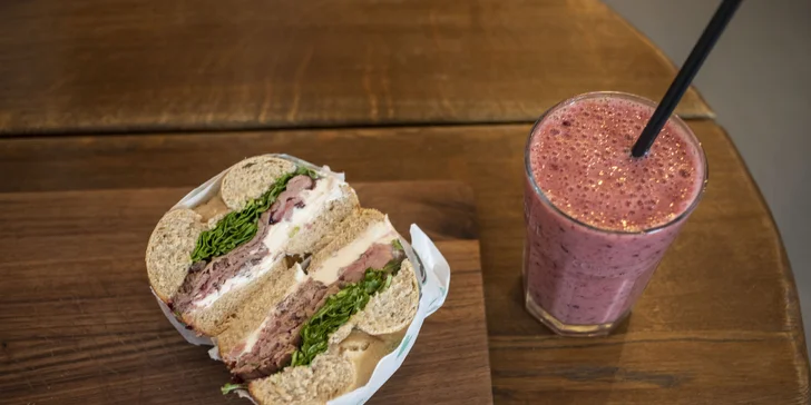 Nadupaný bagel box a mini bagely s nutellou a banánem pro 2 osoby