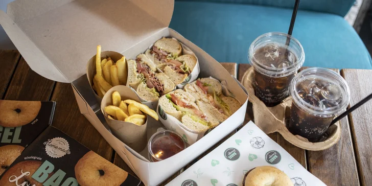 Nadupaný bagel box a mini bagely s nutellou a banánem pro 2 osoby