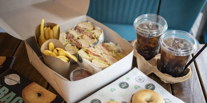 Nadupaný bagel box a mini bagely s nutellou a banánem pro 2 osoby